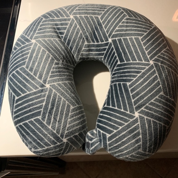 Airplane Pillow - Picture 1 of 2